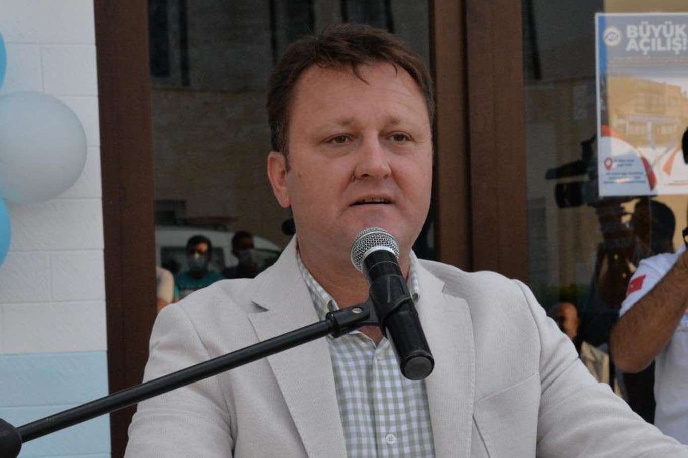 Menemen Belediye Başkanı Serdar Aksoy tutuklandı Menemen Belediye Başkanı Serdar Aksoy tutuklandı